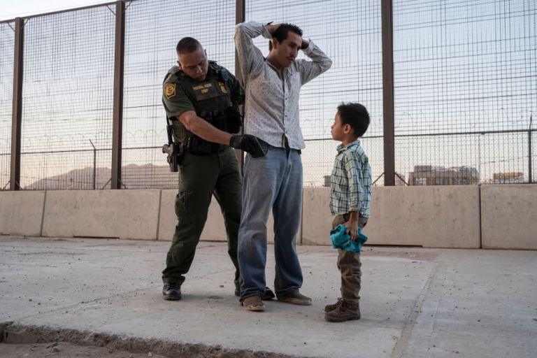 Tras las redadas migratorias en EE. UU., llegan las deportaciones exprés