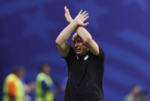¿Qué significa la seña que hizo el entrenador de Egipto en el partido con Argentina?