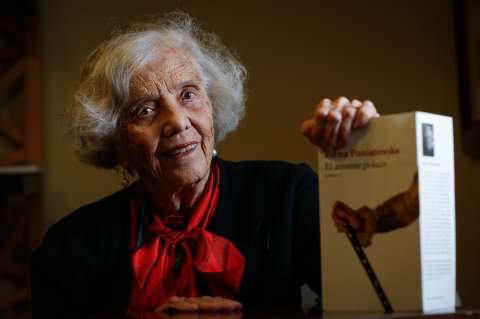 Elena Poniatowska: “Subrayar los libros es mi forma de apropiarme de ellos”