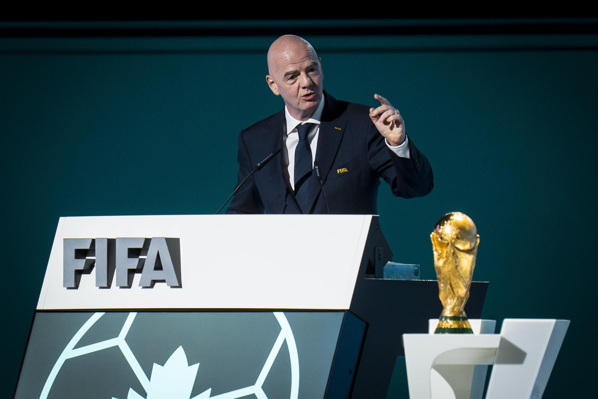 Vancouver (Canada), 01/05/2026.- FIFA President Gianni Infantino speaks at the podium during the 76th FIFA Congress 2026 in Vancouver, Canada, 30 April 2026. EFE/EPA/BOB FRID