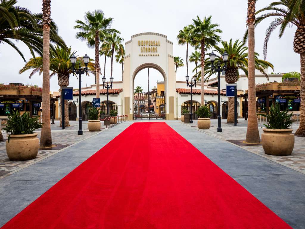 Después de más de un año de cierre, Universal Studios Hollywood reabre.
