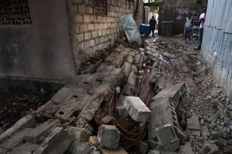 Ya son 15 los muertos y 333 los heridos en Haití por sismo de magnitud 5,9