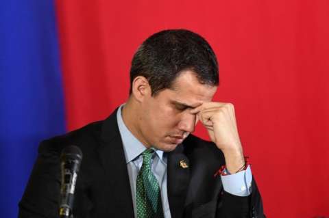 Extienden la presidencia interina de Guaidó, pero le quitan más poder: ¿qué cambia?