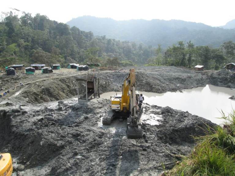 Comunidad chocoana afectada por minería ilegal, sin reparación por culpa de su abogado