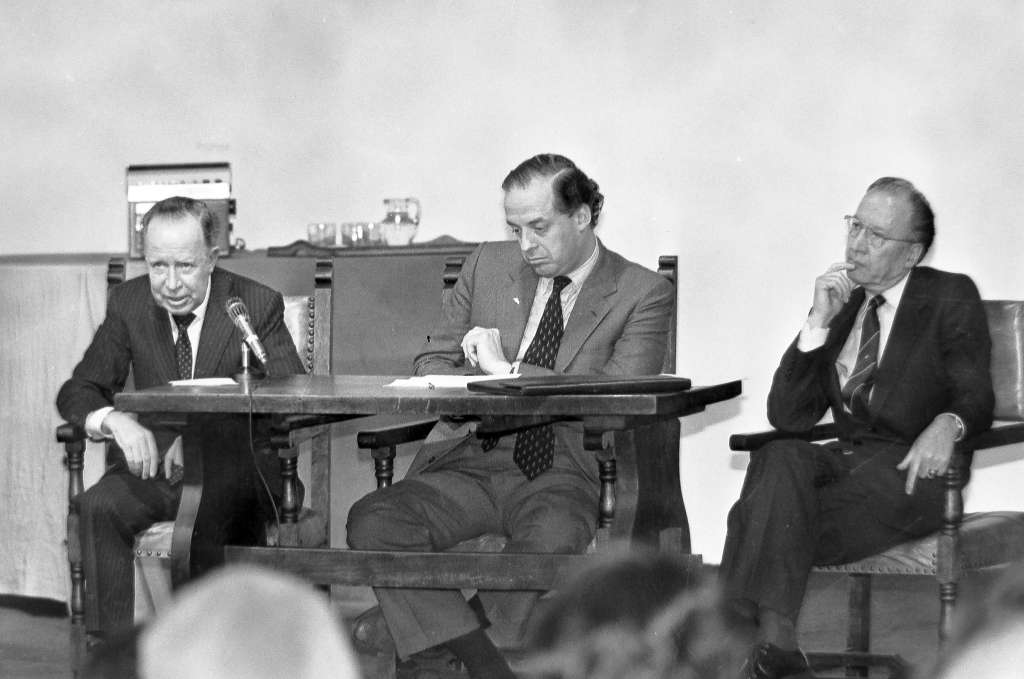 General Álvaro Tovar, Álvaro Leyva y general Fernando Landazábal