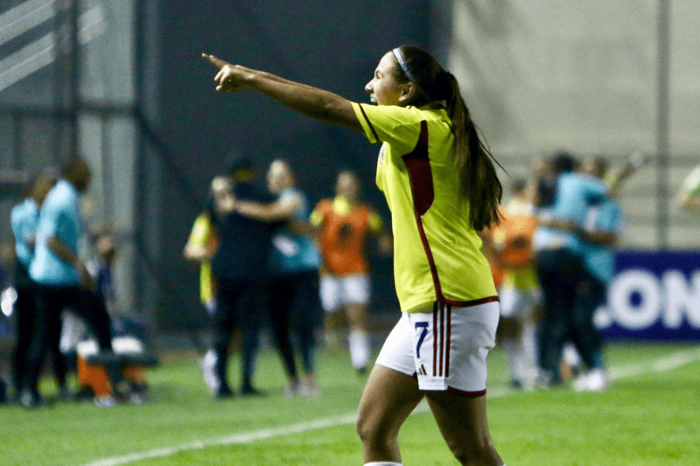 Isabella Díaz, la goleadora de la selección de Colombia contra Venezuela.