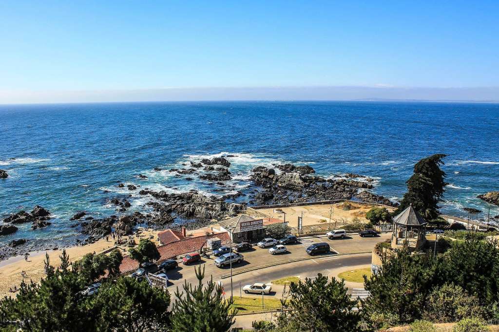 La costanera de Villa del Mar es ideal para el deporte al aire libre, la recreación y la gastronomía de alto nivel.