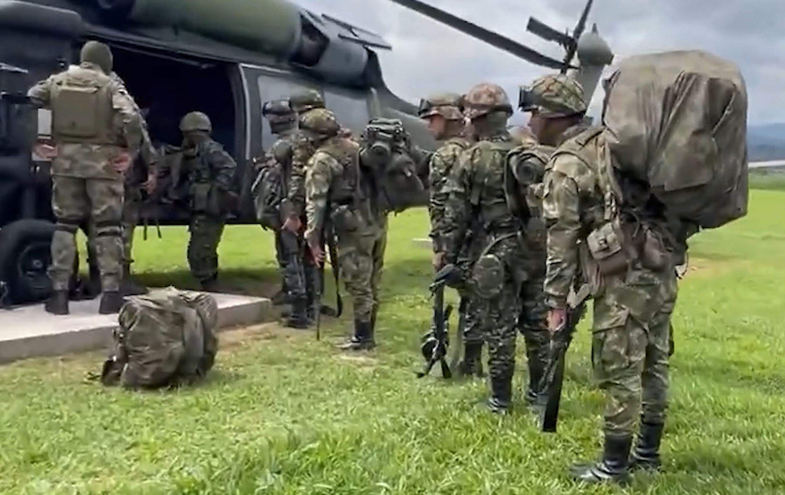Militareas llegan a Cauca para controlar los ataques de las disidencias de las FARC