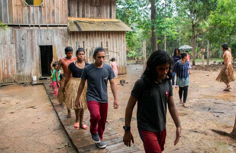 Indígenas Mura, en Brasil y su lucha por proteger la Amazonia su territorio.