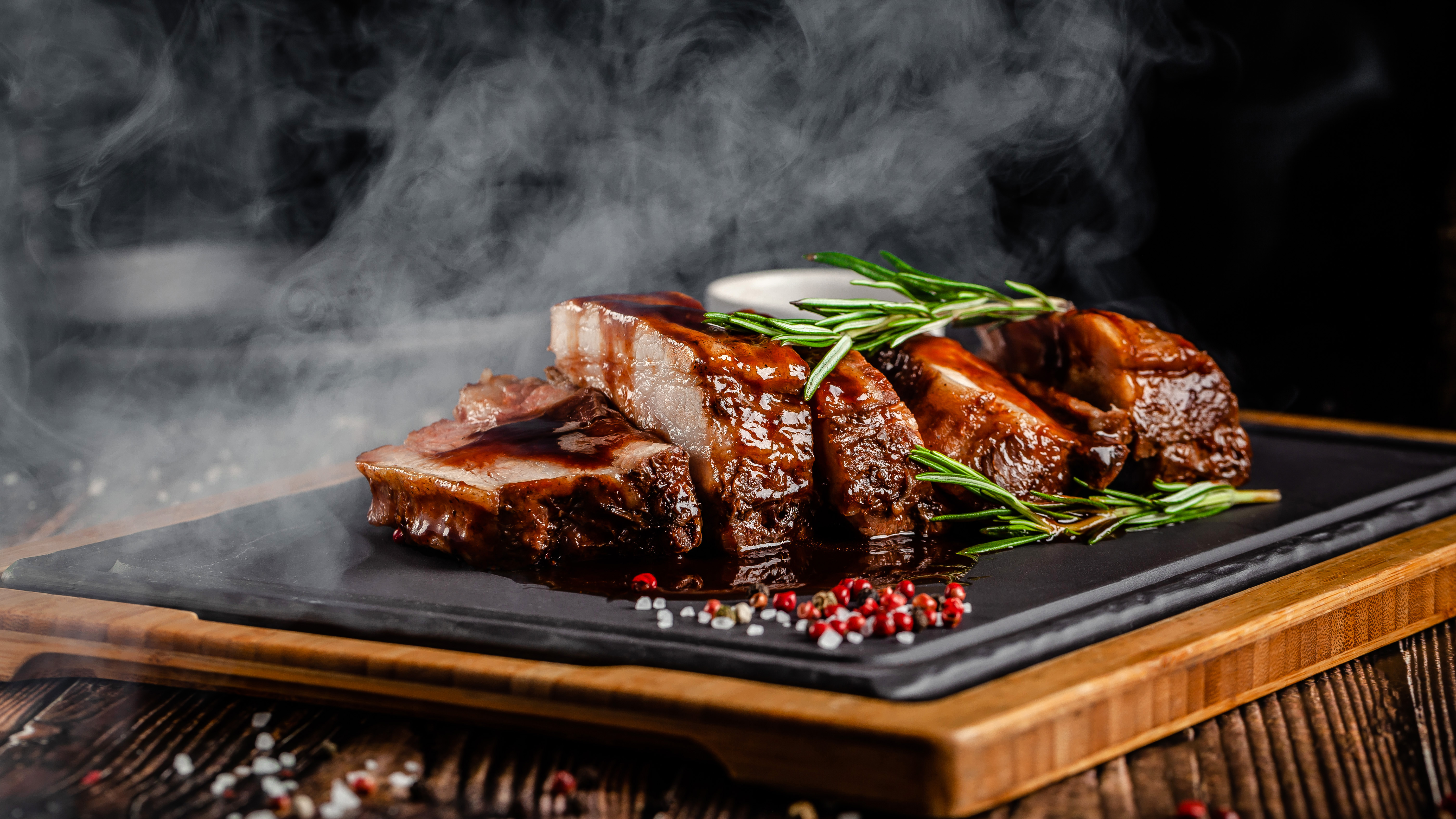 Costillas al barril con salsa BBQ de tamarindo