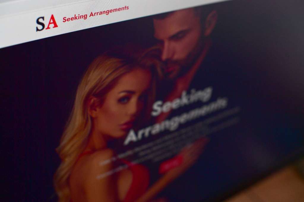 El sitio web Seeking Arrangement, lanzado en 2006, tiene más de 108 millones de miembros activos, de los cuales un poco más de ochenta millones son “sugar babies”.