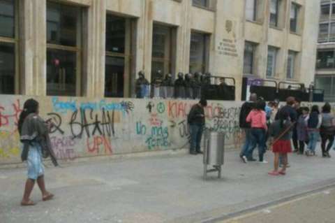 "Limpieza de grafitis no es con trapo y manguera": Distrito
