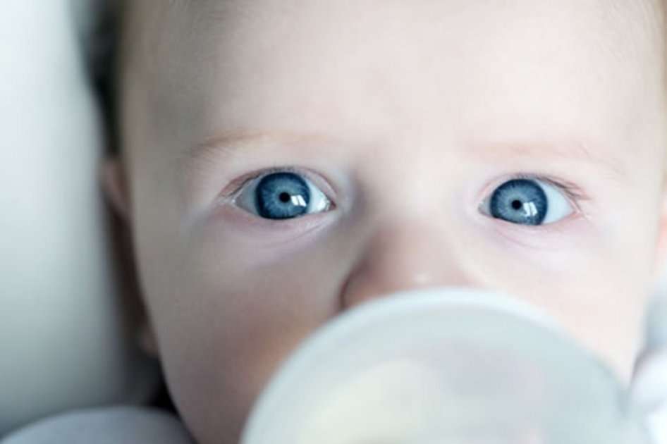 El contenido de la leche materna cambia según la dieta de la madre. / John Griffiths