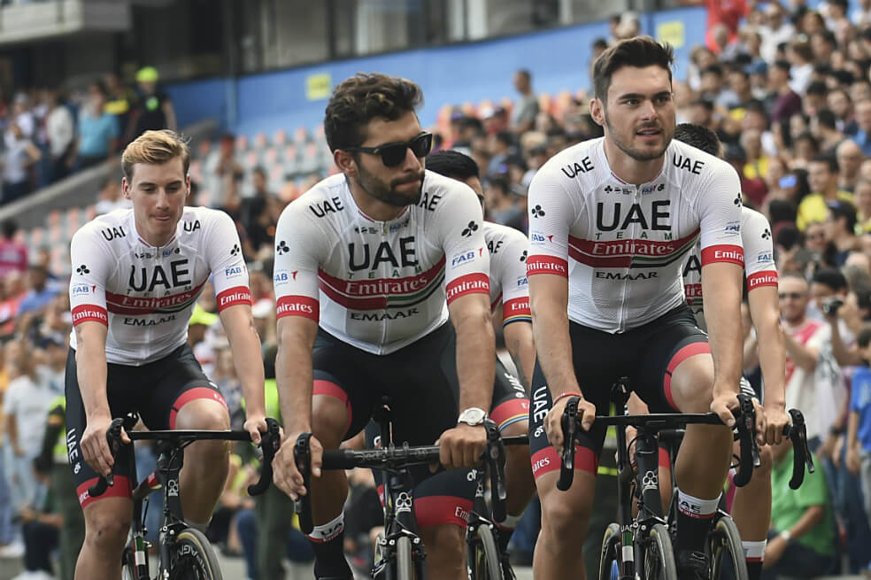 Fernando Gaviria (c), durante la presentación del Tour Colombia 2.1. / AFP