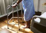 Científico australiano de 104 años viaja a Suiza para morir por eutanasia