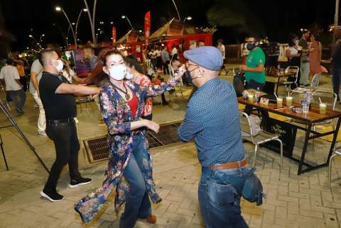 Bares y discotecas de Cali podrán abrir hasta las 5:00 a.m.