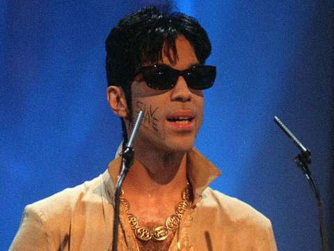 Prince: herederos del artista ganan demanda contra una marca de bebida energética