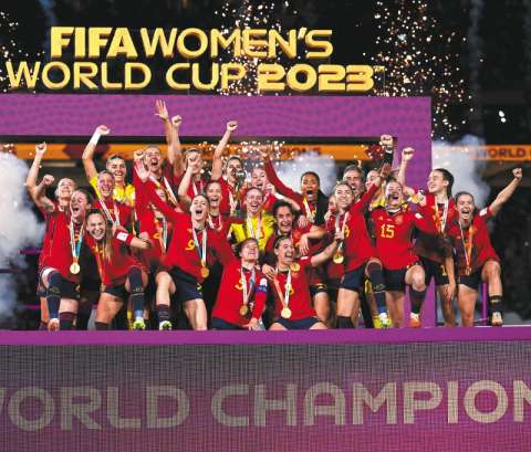 España domina el fútbol femenino