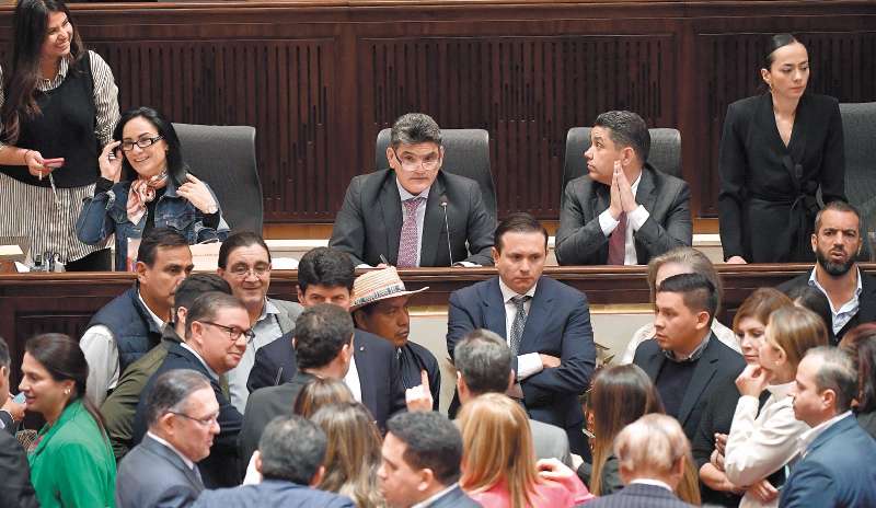 Este martes, el Congreso nuevamente se reunirá en pleno para elegir a los nueve magistrados del CNE. / Jose Vargas