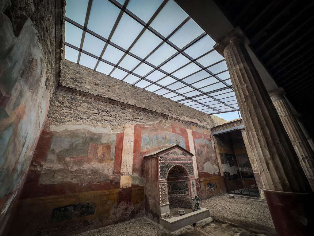 Pompeii (Italy), 21/11/2024.- An interior view of the House of the Little Fountain (the Casa della Fontana Piccola) after it was reopened to the public following restoration, Pompeii, Italy, 21 November 2024. The site was reopened to the public inaugurating the fourth edition of 'Telling the construction sites'. Every Thursday until 17 April 2025, holders of the MyPompeii Card will be able to visit the construction sites of the archaeological park. The house, known for the mosaic fountain with shells and copies of bronze statues, offers a glimpse into the prestige of its ancient owners. Recent interventions concerned the reinforcement of the roofs, the waterproofing of the attics and the conservation of the decorations of the peristyle. (Italia) EFE/EPA/CESARE ABBATE