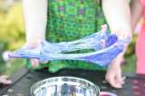 Slime: trucos para quitar ese molesto material de tu ropa