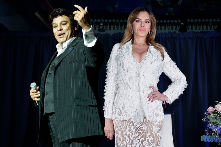 Juan Gabriel está vivo. Esta famosa actriz mexicana asegura que la llamó
