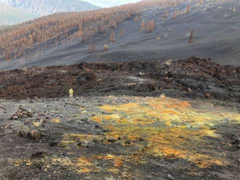 Proponen nueva forma para estimar la temperatura de las fumarolas de los volcanes