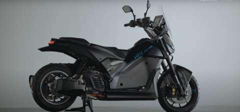 Así es la primera moto híbrida SPHEV de Yamaha con tres motores y alta aceleración