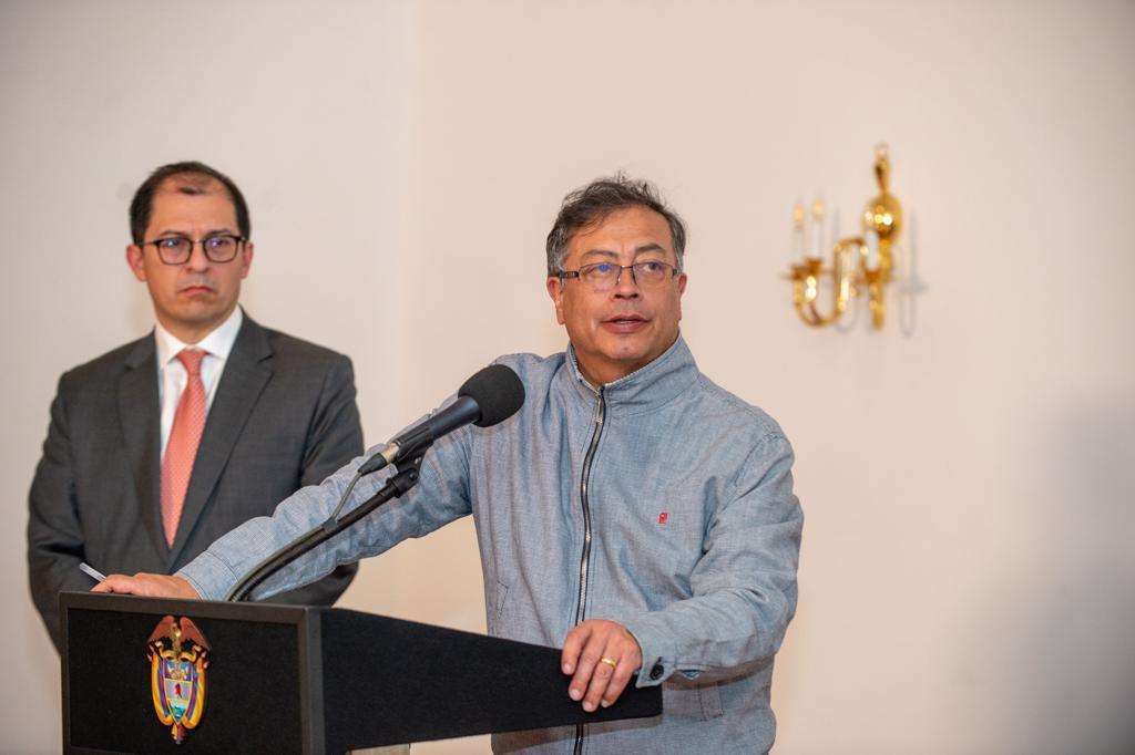 Fiscal Francisco Barbosa y presidente Gustavo Petro