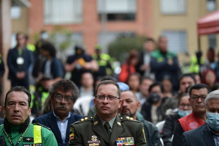 El brigadier General Carlos Fernando Triana Beltrán fue quien estuvo a cargo de presidir el homenaje. También ha recalcado que no descansarán hasta capturar a los responsables del asesinato del Einer Beltrán.