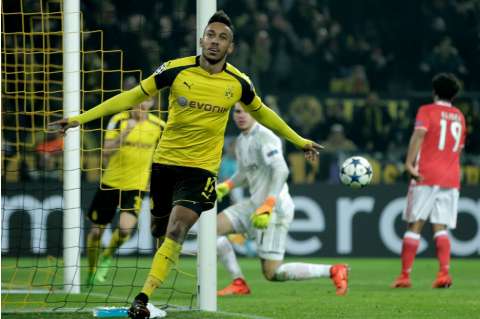 Con triplete de Aubameyang, el Dortmund lo dio vuelta y venció al Benfica en Champions