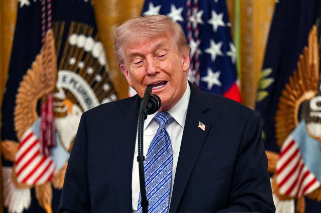 WASHINGTON (United States), 05/05/2026.- President Donald Trump departs a summit with small business owners marking National Small Business Week in the East Room of the White House in Washington, DC, 4 May 2026. EFE/EPA/ANNABELLE GORDON / UPI / POOL