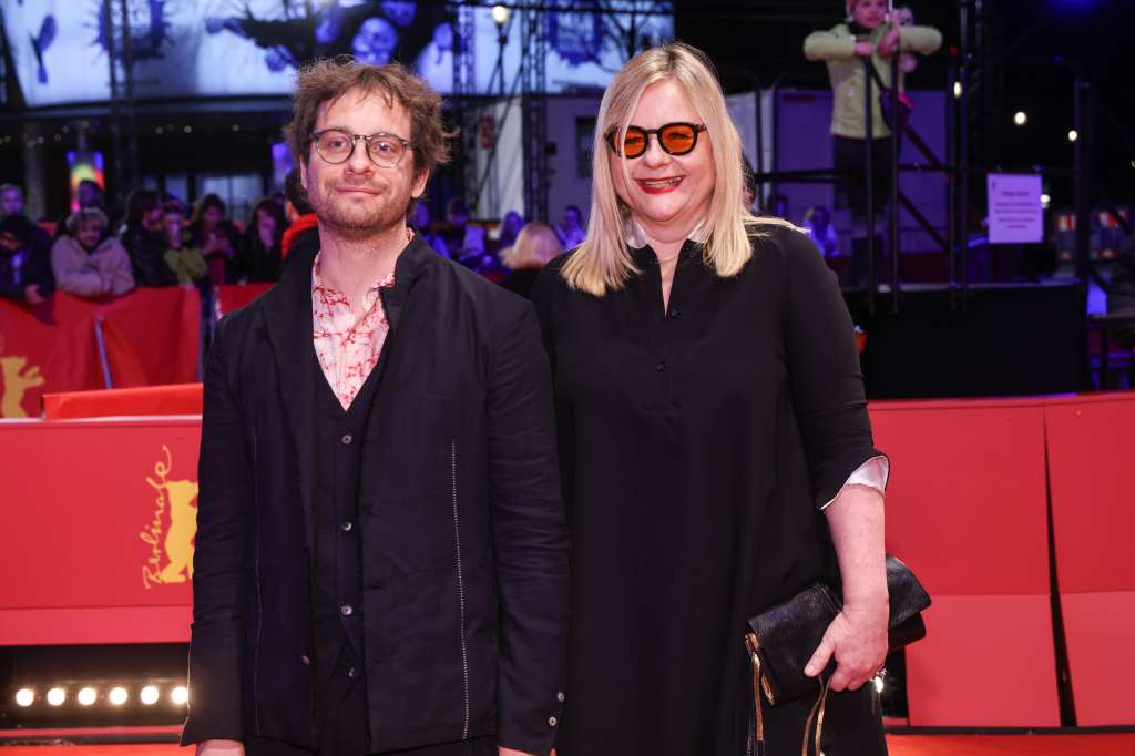 Berlin (Germany), 20/02/2024.- Austrian director Severin Fiala (L) and Austrian director Veronika Franz (R) arrive at the red carpet of the movie 'ÄôThe Devil'Äôs Bath', during the 74th Berlin International Film Festival 'Berlinale' in Berlin, Germany, 20 February 2024. (Cine, Alemania) EFE/EPA/CLEMENS BILAN