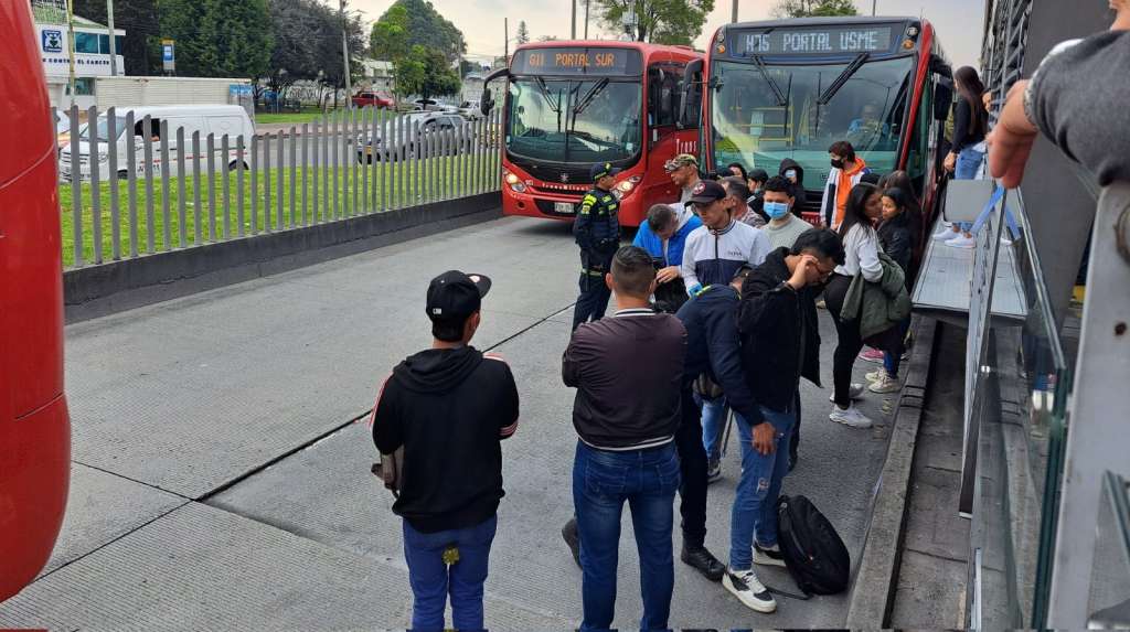 La situación fue reportada por un usuario de Transmilenio en su Twitter.