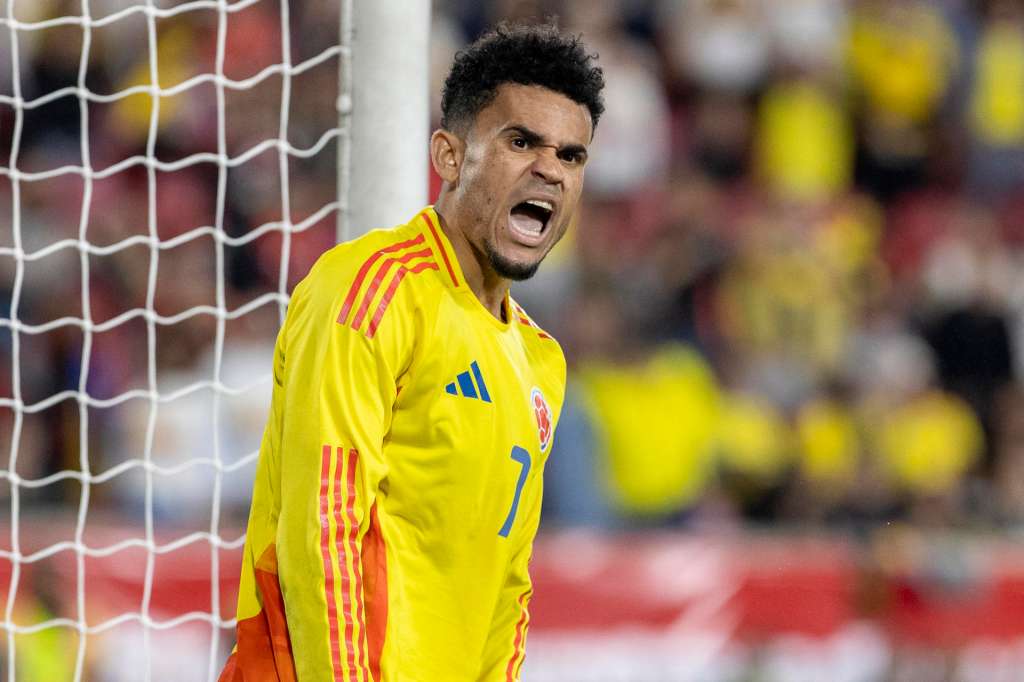 AMDEP6484. NUEVA JERSEY (ESTADOS UNIDOS), 14/10/2025.- Luis Díaz de Colombia reacciona este martes, en un partido amistoso entre Colombia y Canadá en el estadio Red Bull Arena, en Nueva Jersey (Estados Unidos). EFE/ Ángel Colmenares