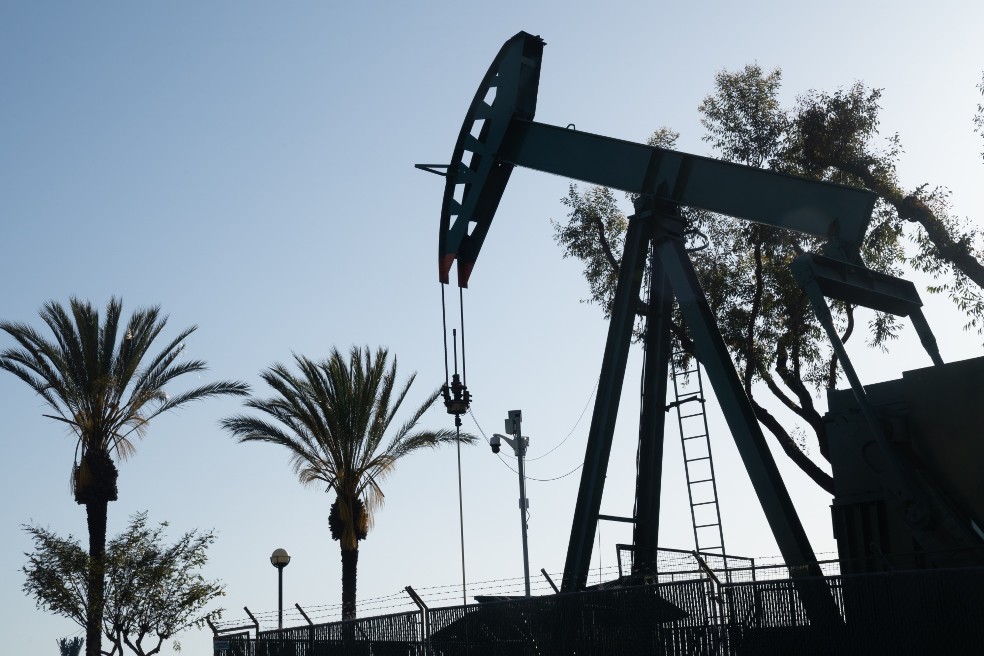 El precio del petróleo termina la semana con buenas ganancias.