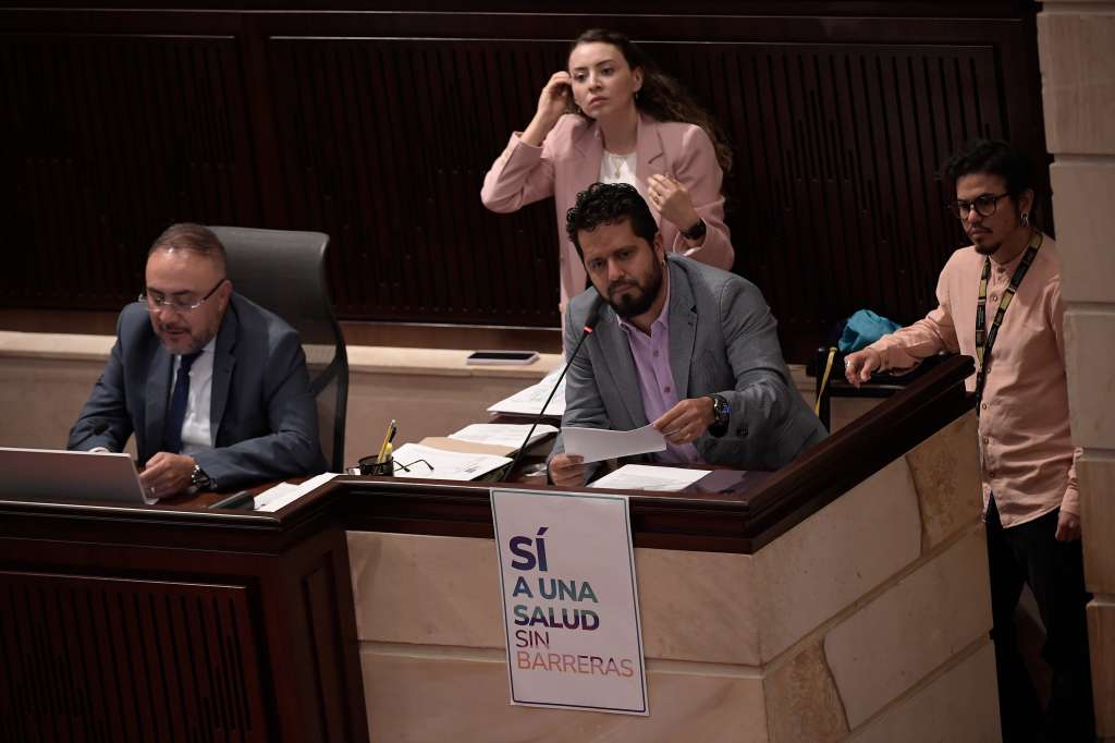 Sesiones extraordinarias en el congreso para debatir la reforma a la salud