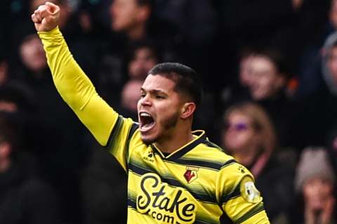 Golazo del “Cucho” Hernández ante el Arsenal, en la Liga Premier