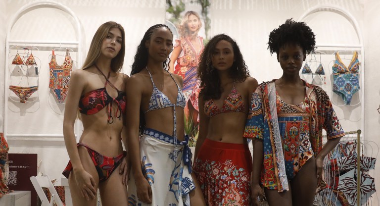 ¿Qué vestido de baño te favorece, según tu tipo de cuerpo? Así debes escogerlo