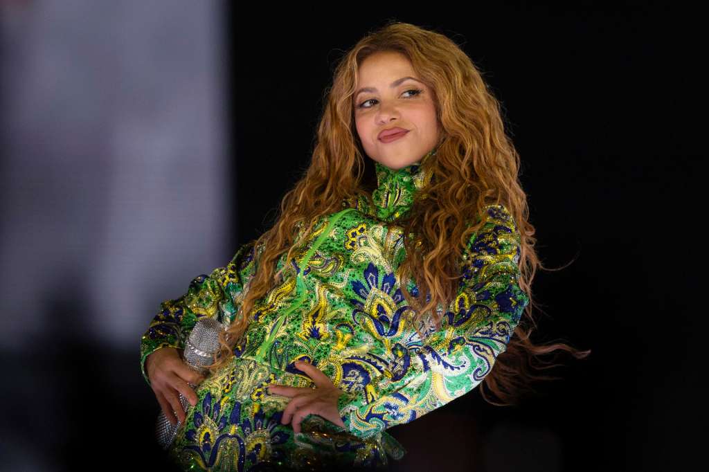 AME8897. RÍO DE JANEIRO (BRASIL), 02/05/2026.- La cantante colombiana Shakira se presenta durante un concierto este sábado, en la playa de Copacabana en Río de Janeiro (Brasil). EFE/ Andre Coelho