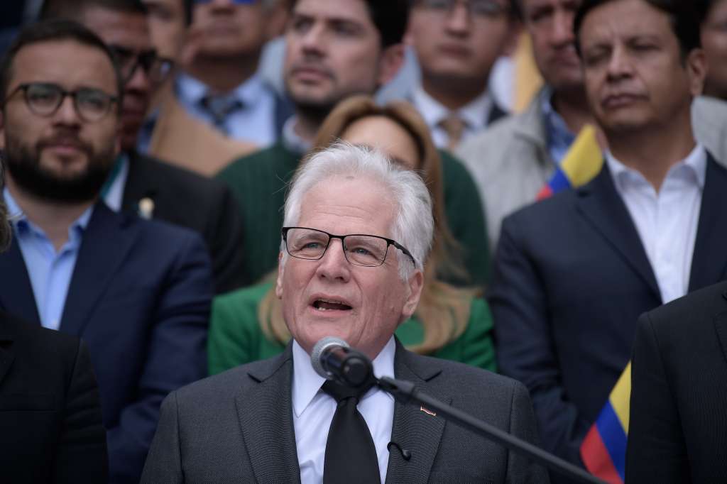 Lanzamiento de su precandidatura presidencial por el Centro Democrático.