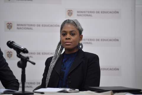 “Reitero el compromiso de trabajar por una educación de calidad”: Aurora Vergara