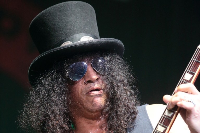 Slash: “No me reinvento, sencillamente continúo el viaje de la vida”