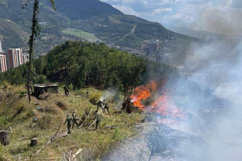 Entrenamiento terminó en grave incendio en batallón Pedro Nel en Bello