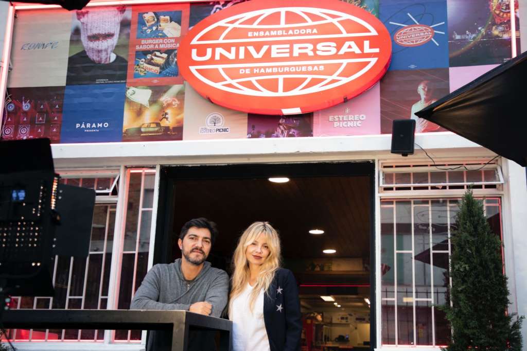 Fachada del restaurante. Santiago Arango, gerente de unidad de Takami. Johana Bahamón, directora de Acción Interna.