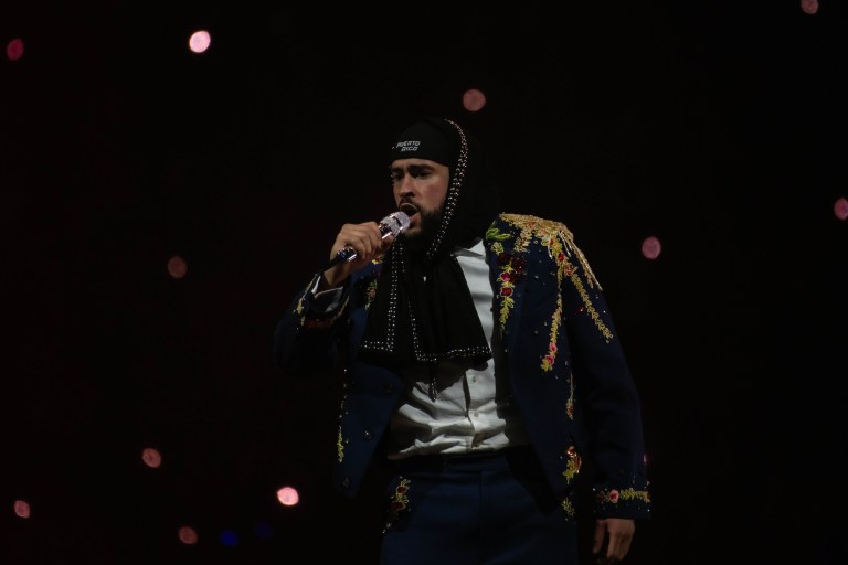 Bad Bunny estrena álbum ‘Debí tirar más fotos’, un homenaje a Puerto Rico