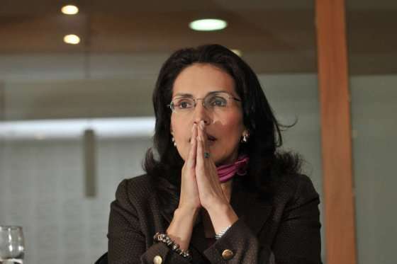 Aceptar que se les pregunte a los colombianos, en las urnas, si las parejas del mismo sexo y las personas solteras deben o no poder adoptar es, de entrada, asumir que esa pregunta, con todos sus prejuicios, es válida.