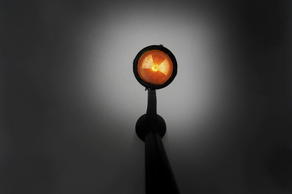 Las negociaciones impedirían el retiro abrupto de las luminarias del municipio. / Pixabay