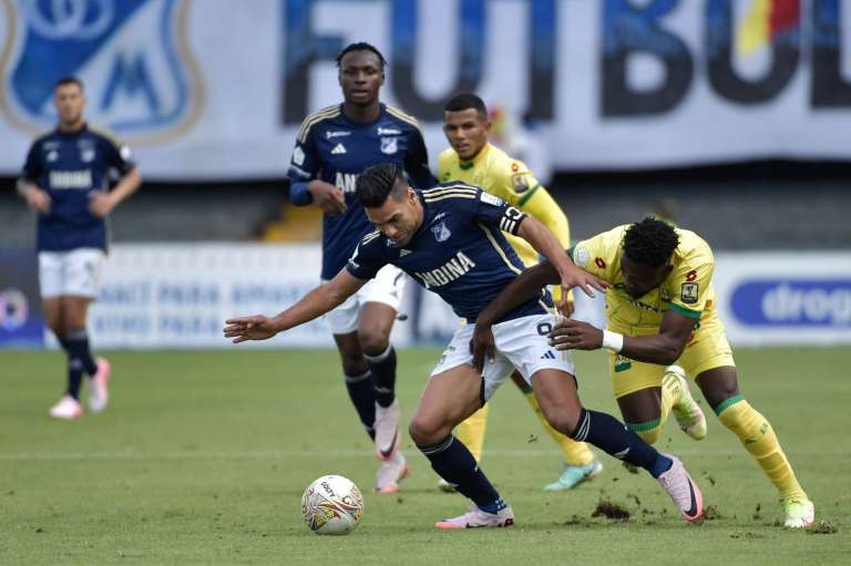 Radamel Falcao García (Millonarios) en acción durante la segunda fecha de la Liga BetPlay 2024.