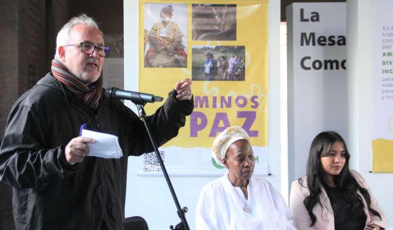 En el evento de apertura, Carlos Mejía, director de Oxfam, acompañó a las mujeres de los siete territorios en una charla sobre sus experiencias y los principales obstáculos para construir paz en sus territorios.